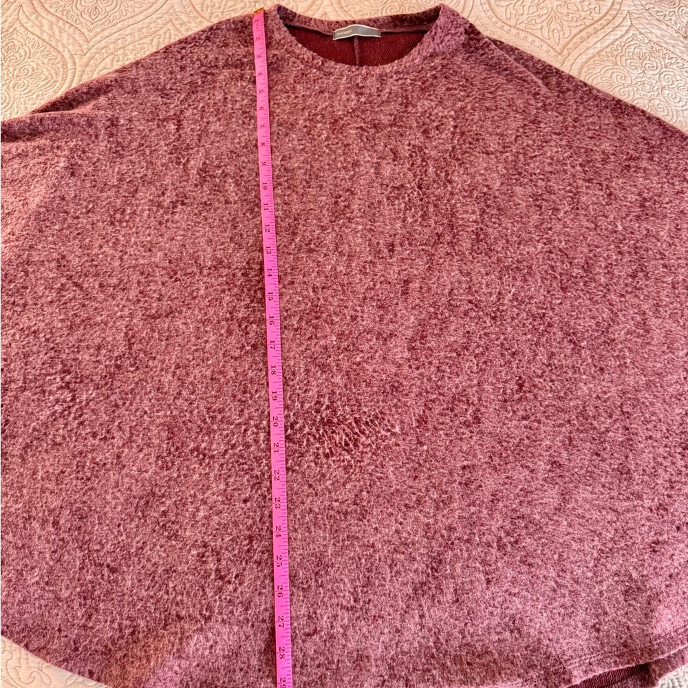 Elegant Mauve Women's Poncho - Picture 4 of 9